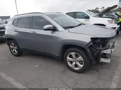 3C4NJCBB0KT677008 2019 JEEP COMPASS