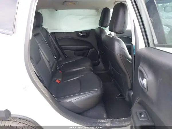3C4NJCBB0KT677025 2019 JEEP COMPASS - Image 8