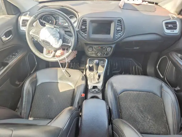 3C4NJCBB0KT677042 2019 JEEP COMPASS - Image 8