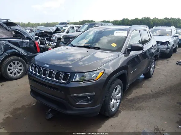 3C4NJCBB0KT677333 2019 JEEP COMPASS - Image 2
