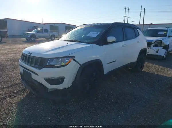 3C4NJCBB0KT692995 2019 JEEP COMPASS - Image 2