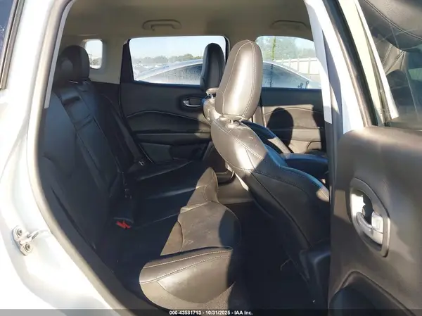 3C4NJCBB0KT692995 2019 JEEP COMPASS - Image 8