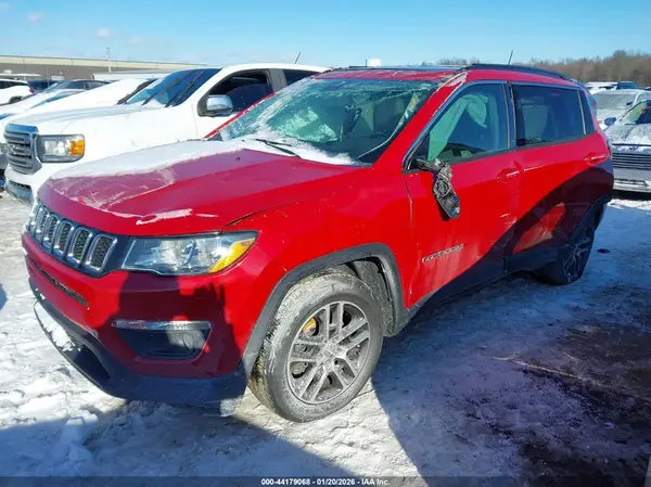 3C4NJCBB0KT730760 2019 JEEP COMPASS - Image 2