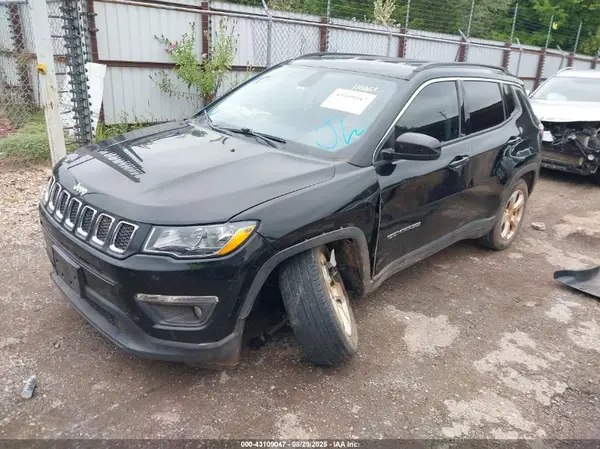 3C4NJCBB0KT736655 2019 JEEP COMPASS - Image 2