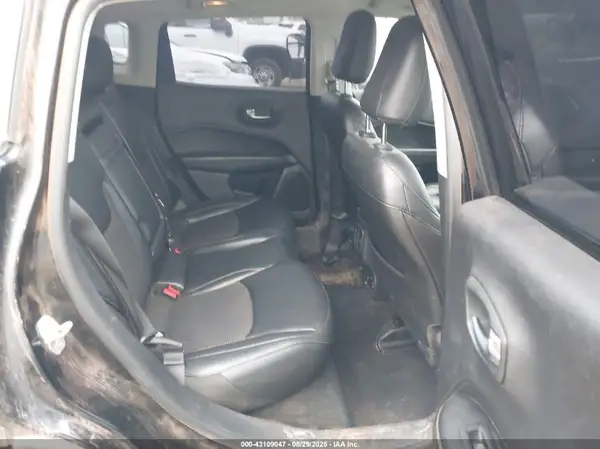 3C4NJCBB0KT736655 2019 JEEP COMPASS - Image 8