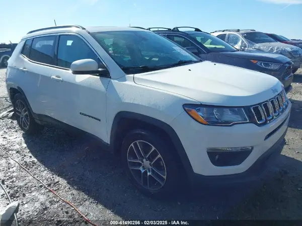 3C4NJCBB0KT743170 2019 JEEP COMPASS - Image 1