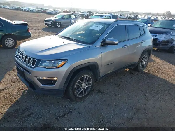 3C4NJCBB0KT743606 2019 JEEP COMPASS - Image 2