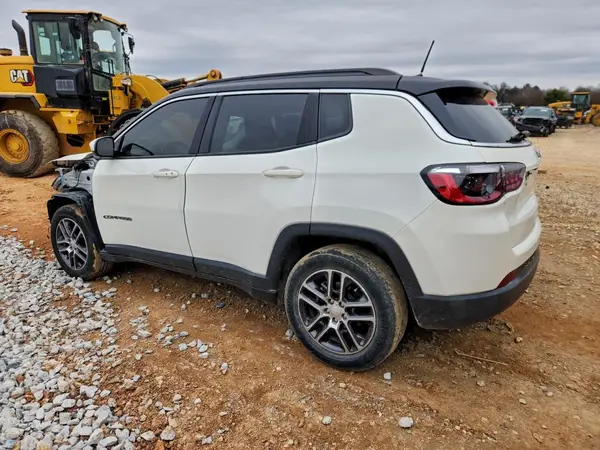 3C4NJCBB0KT763046 2019 JEEP COMPASS - Image 2