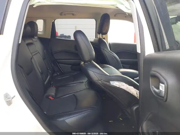 3C4NJCBB0KT782339 2019 JEEP COMPASS - Image 8
