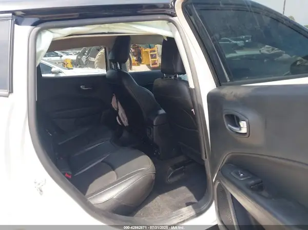 3C4NJCBB0KT802623 2019 JEEP COMPASS - Image 8