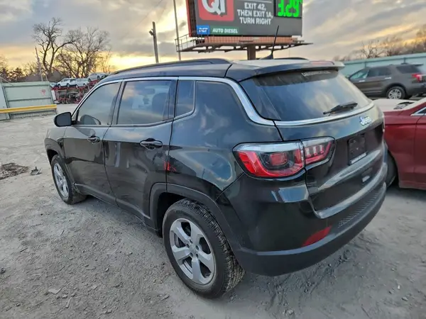 3C4NJCBB0LT102053 2020 JEEP COMPASS - Image 2