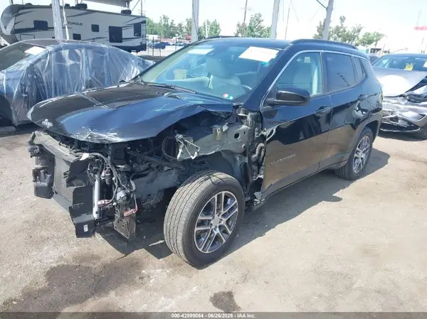 3C4NJCBB0LT258657 2020 JEEP COMPASS - Image 2