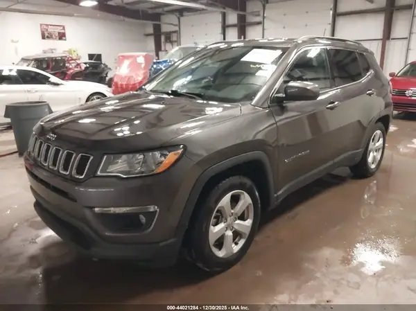 3C4NJCBB0MT563898 2021 JEEP COMPASS - Image 2
