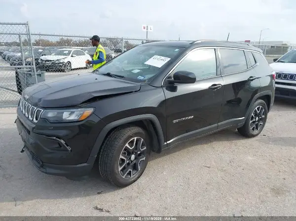 3C4NJCBB0NT137940 2022 JEEP COMPASS - Image 2
