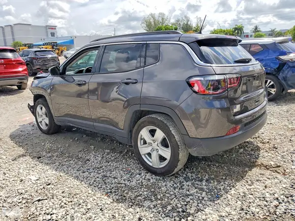 3C4NJCBB0NT138764 2022 JEEP COMPASS - Image 2