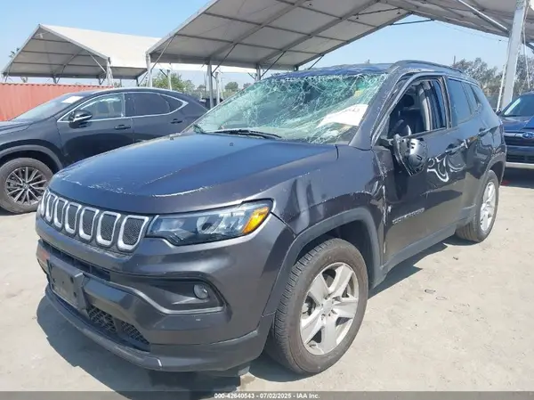 3C4NJCBB0NT139820 2022 JEEP COMPASS - Image 2