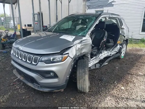 3C4NJCBB0NT140157 2022 JEEP COMPASS - Image 2