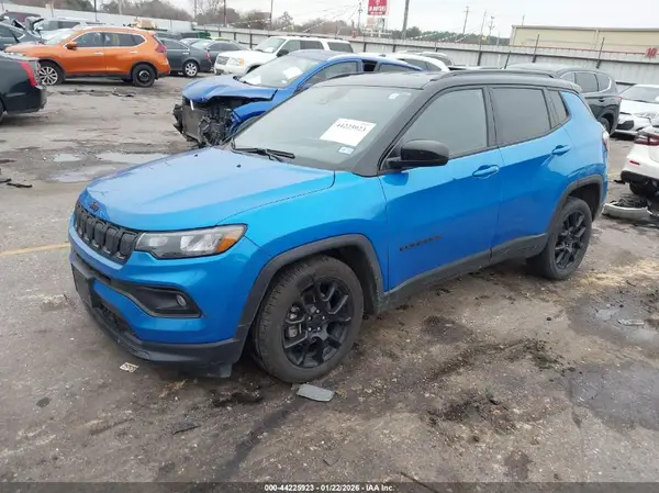 3C4NJCBB0NT166564 2022 JEEP COMPASS - Image 2