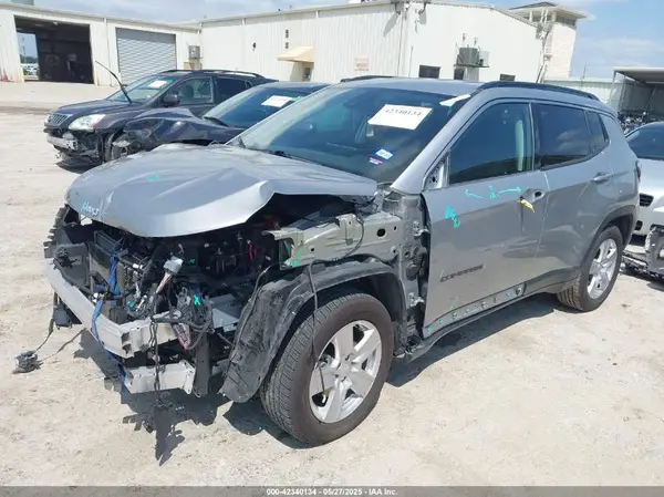 3C4NJCBB0NT204889 2022 JEEP COMPASS - Image 2