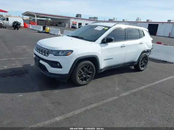 3C4NJCBB0NT235026 2022 JEEP COMPASS - Image 2