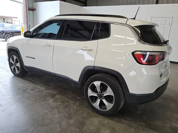 3C4NJCBB1HT642857 2017 JEEP COMPASS - Image 2