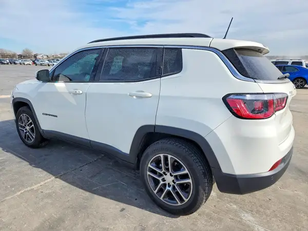 3C4NJCBB1HT652143 2017 JEEP COMPASS - Image 2