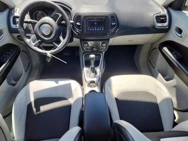 3C4NJCBB1HT690679 2017 JEEP COMPASS - Image 8