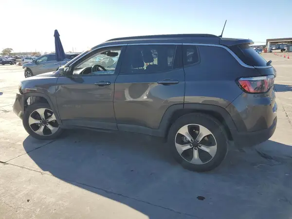 3C4NJCBB1JT105797 2018 JEEP COMPASS - Image 2
