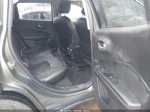 3C4NJCBB1JT124706 2018 JEEP COMPASS - Image 8