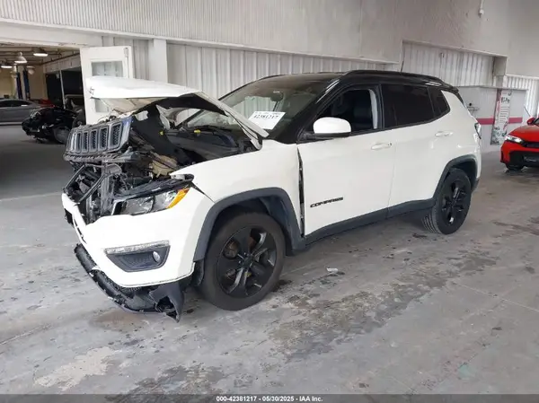 3C4NJCBB1JT125077 2018 JEEP COMPASS - Image 2