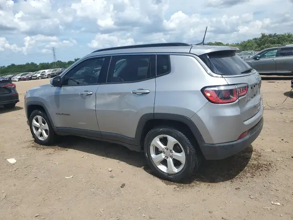 3C4NJCBB1JT139805 2018 JEEP COMPASS - Image 2