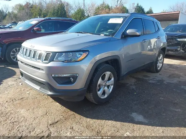 3C4NJCBB1JT155969 2018 JEEP COMPASS - Image 2