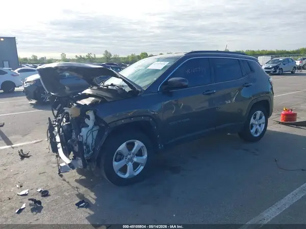 3C4NJCBB1JT165952 2018 JEEP COMPASS - Image 2