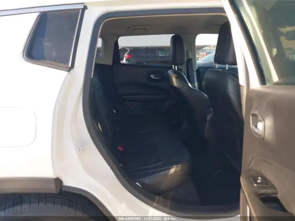 3C4NJCBB1JT181777 2018 JEEP COMPASS - Image 8