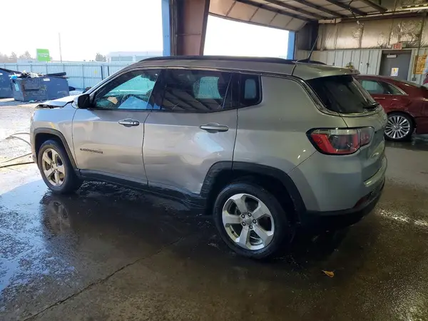 3C4NJCBB1JT186641 2018 JEEP COMPASS - Image 2