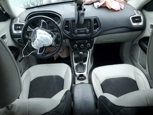3C4NJCBB1JT194271 2018 JEEP COMPASS - Image 8