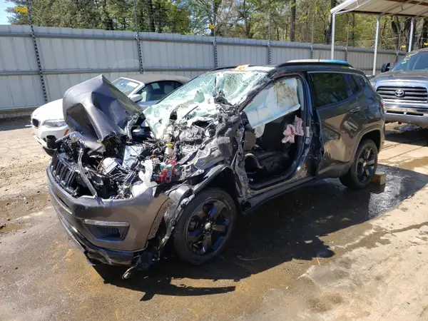 3C4NJCBB1JT226104 2018 JEEP COMPASS - Image 1