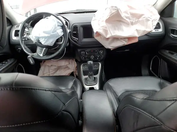 3C4NJCBB1JT227284 2018 JEEP COMPASS - Image 8