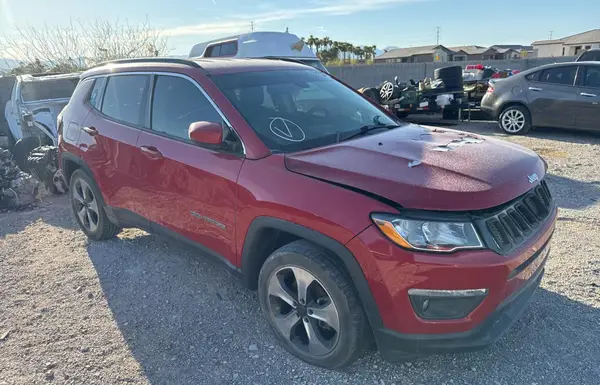 3C4NJCBB1JT241010 2018 JEEP COMPASS - Image 1