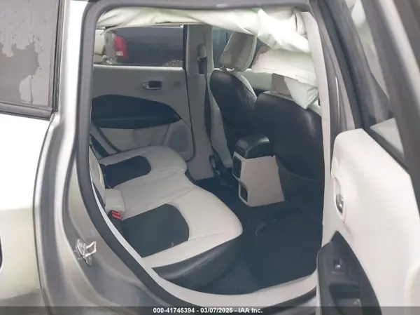 3C4NJCBB1JT257045 2018 JEEP COMPASS - Image 8