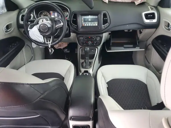 3C4NJCBB1JT272578 2018 JEEP COMPASS - Image 8