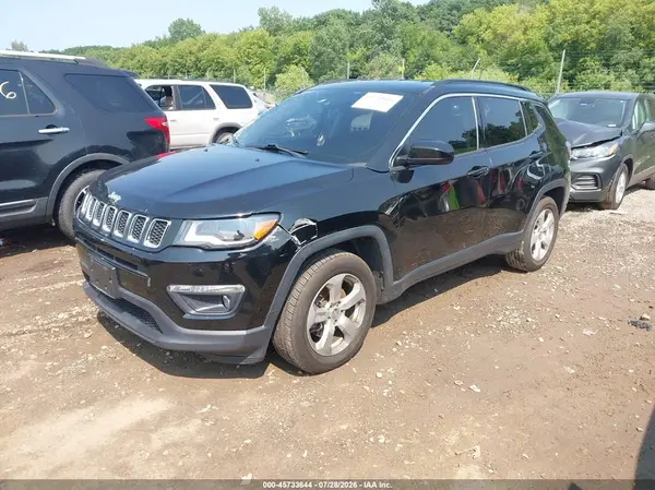 3C4NJCBB1JT285931 2018 JEEP COMPASS - Image 2