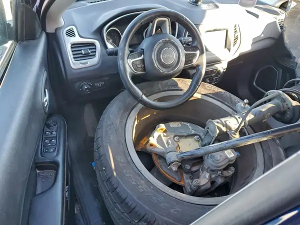 3C4NJCBB1JT335341 2018 JEEP COMPASS - Image 8