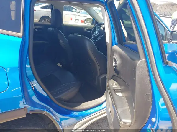 3C4NJCBB1JT338496 2018 JEEP COMPASS - Image 8