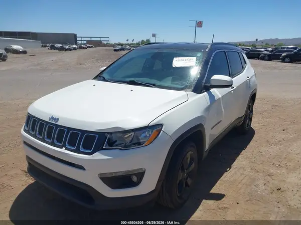 3C4NJCBB1JT368615 2018 JEEP COMPASS - Image 2