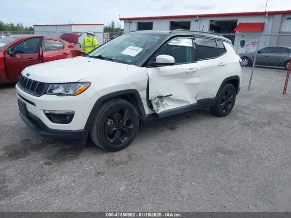 3C4NJCBB1JT408465 2018 JEEP COMPASS - Image 2