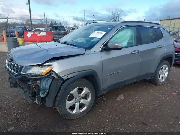 3C4NJCBB1JT419661 2018 JEEP COMPASS - Image 2