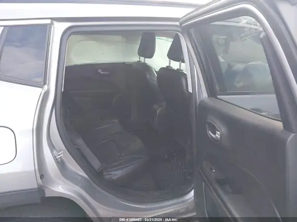 3C4NJCBB1JT419661 2018 JEEP COMPASS - Image 8