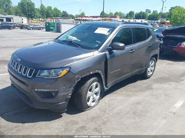3C4NJCBB1JT461649 2018 JEEP COMPASS - Image 2