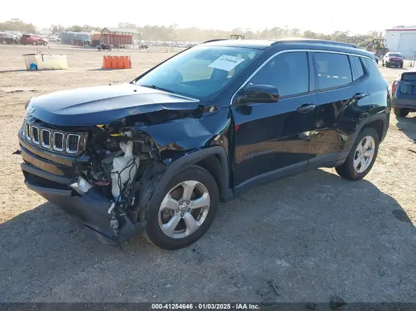3C4NJCBB1JT467953 2018 JEEP COMPASS - Image 2